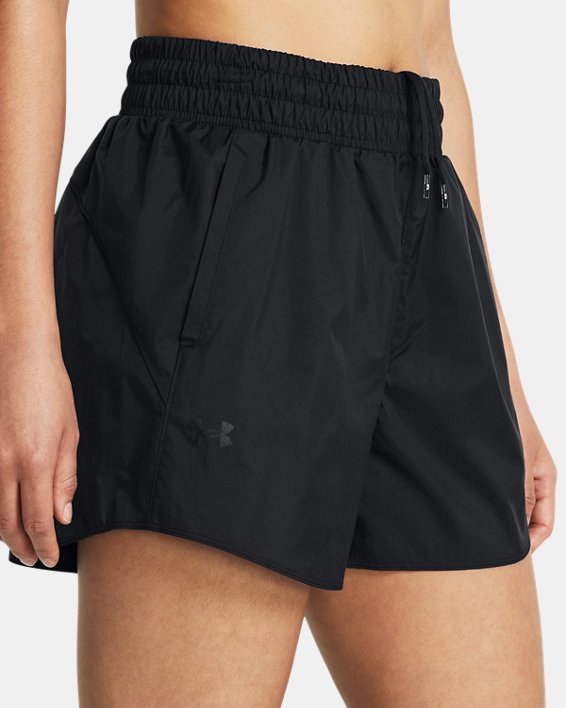 กางเกงขาสั้น UA Vanish 5" Crinkle สำหรับผู้หญิง in Black image number 3